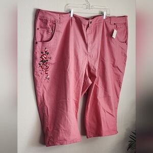 Woman Within Plus Size Pink Denim Embroidered Capris. Sz 42W (NWT)